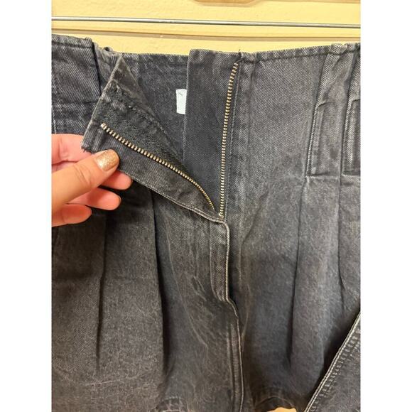 IRO Moryae Charcoal Belted High Waisted Pleated Paperback Denim Shorts - 34/XS/2 - Picture 6 of 9